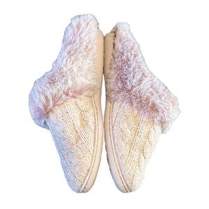 The Chenille Slipper Women's Size 7-8 light Pink Suede Slippers Flats mules